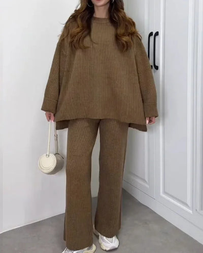 Conjunto de suéter y pantalón